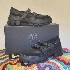Black Leather Mary Jane Elevate Shoes by Vans for Beatrice OTW Size 9.5 Womens